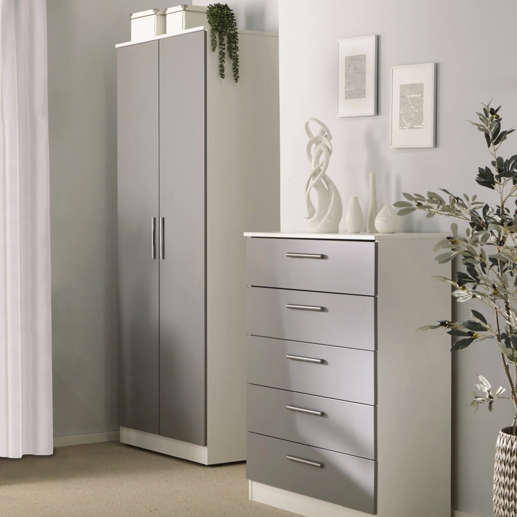 Blakely Grey and White 3 Piece Bedroom Set - Image 7
