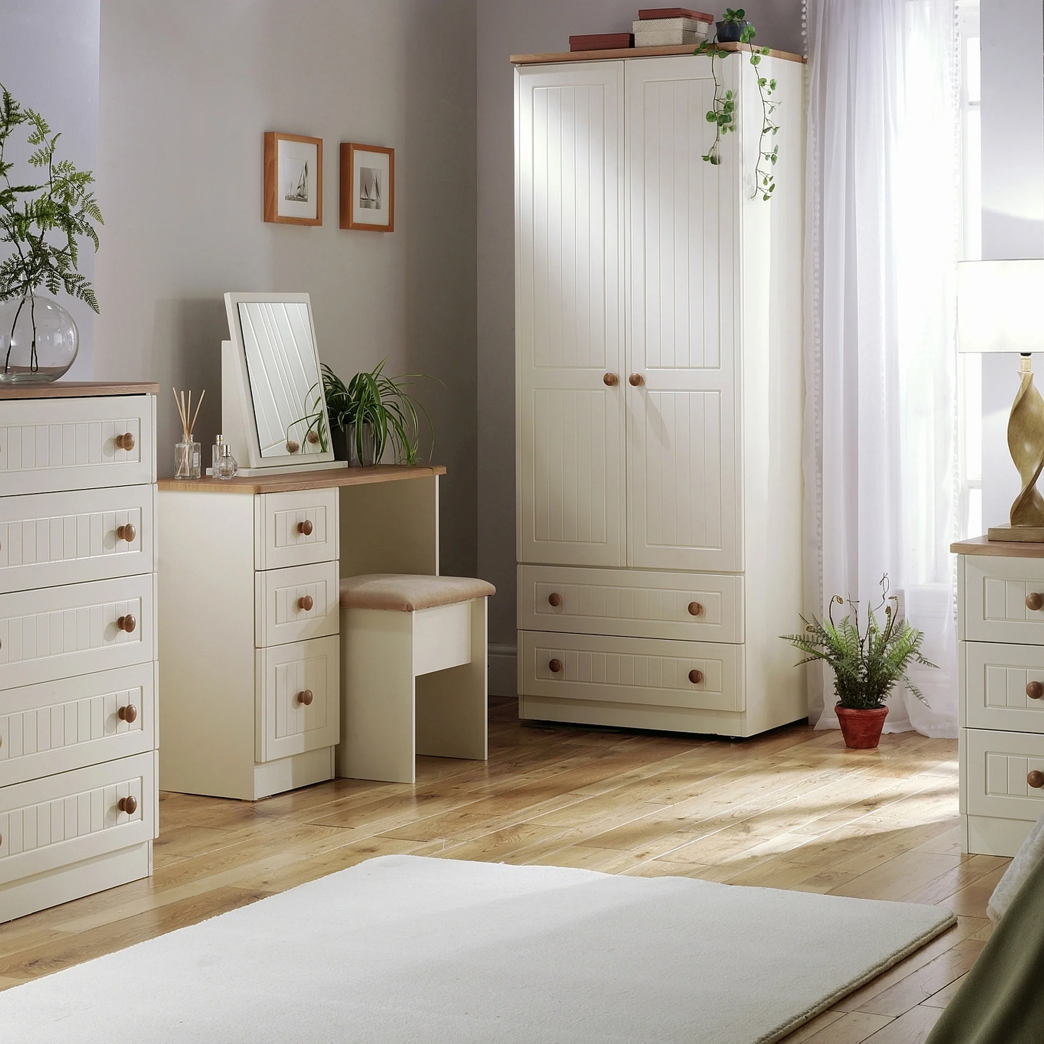 Brixham Cream 3 Drawer Bedside - Image 5