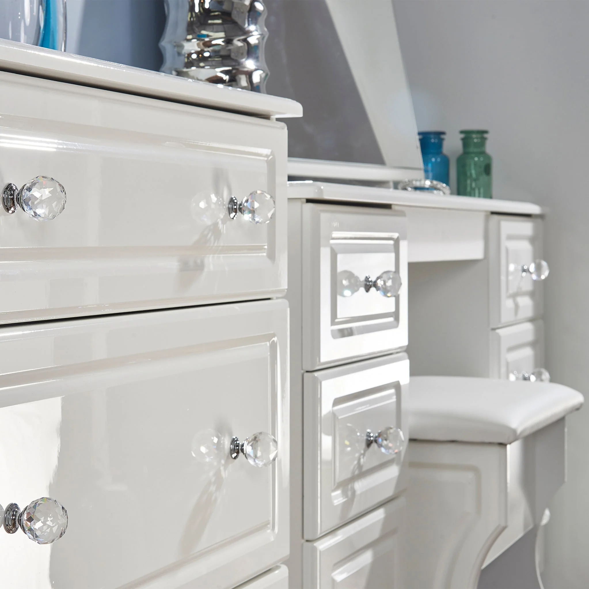 Kinsley White Gloss 4 Piece Bedroom Set - Image 10