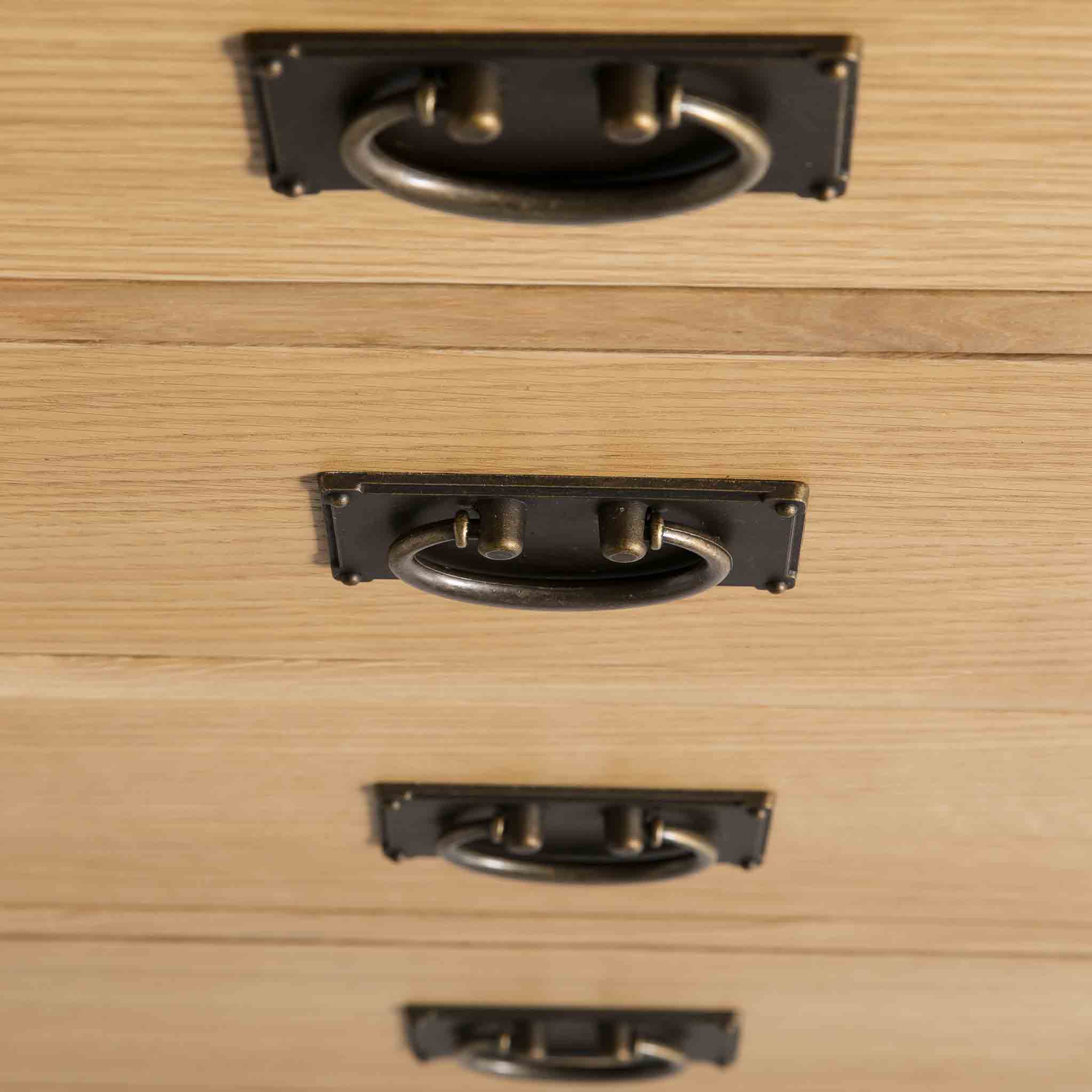 Surrey Oak 2 over 4 Drawer Chest - Image 5